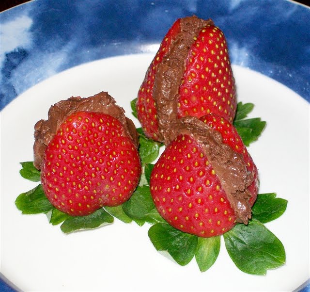 Hazelnut Chocolate Strawberries - Quirky Cooking