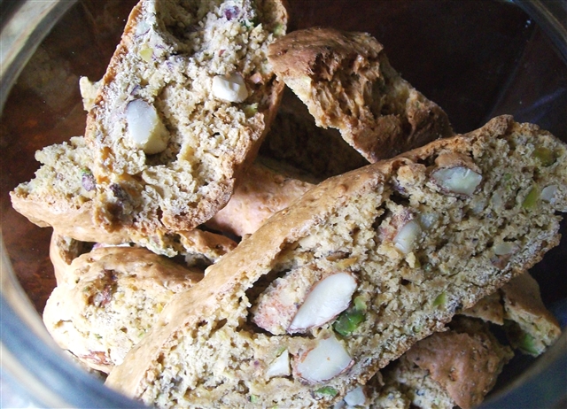 Spelt, Almond & Pistachio Cantucci - Quirky Cooking