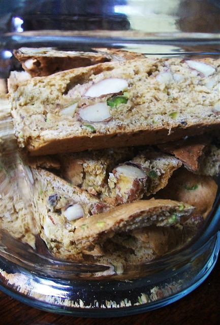 Spelt, Almond & Pistachio Cantucci - Quirky Cooking